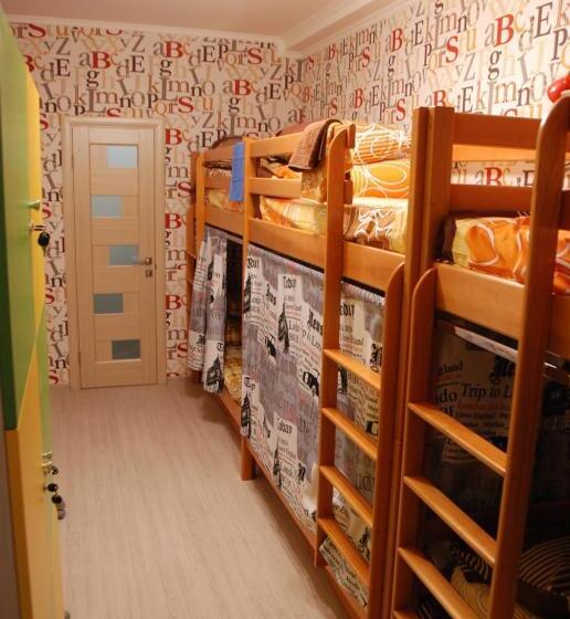 تختخواب در اتاق مشترک, Green Apple Hostel