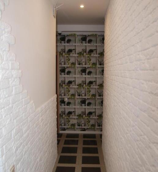 اتاق خانوادگی با سرویس بهداشتی مشترک, Green Apple Hostel