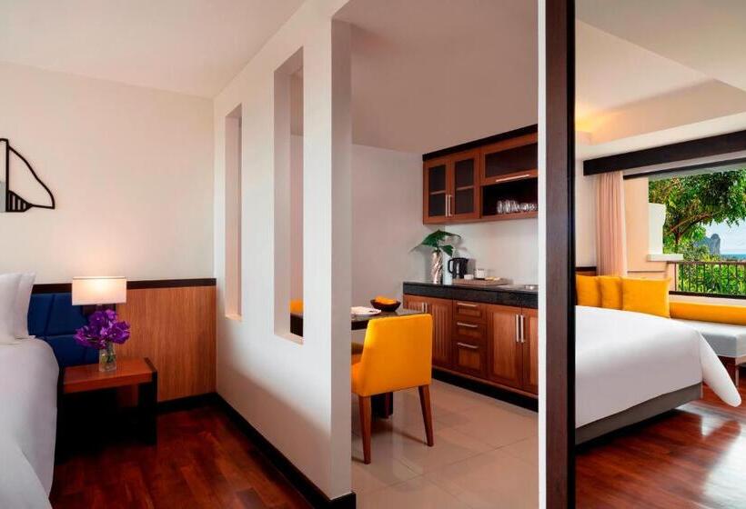 سوییت خانوادگی, Avani Ao Nang Cliff Krabi Resort