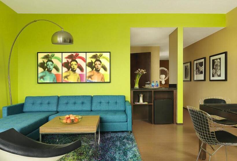 جناح بريميوم, The Moonrise