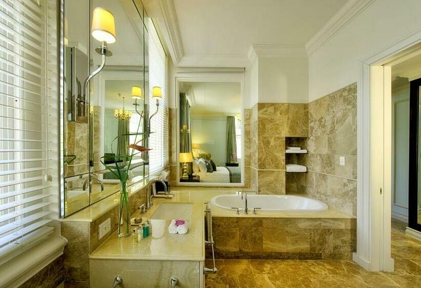 اتاق لوکس با چشم‌انداز, Taj Cape Town