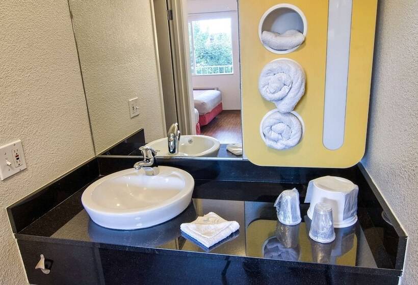 Номер Стандарт 2 Двуспальные Кровати, Motel 6coeur D Alene, Id