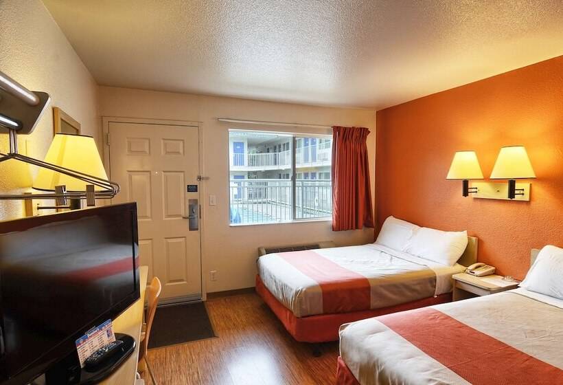 Номер Стандарт 2 Двуспальные Кровати, Motel 6coeur D Alene, Id