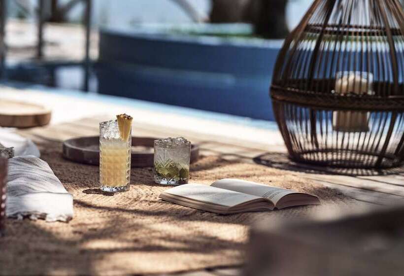 Полулюкс, Gloria Maris Hotel Suites And Villa