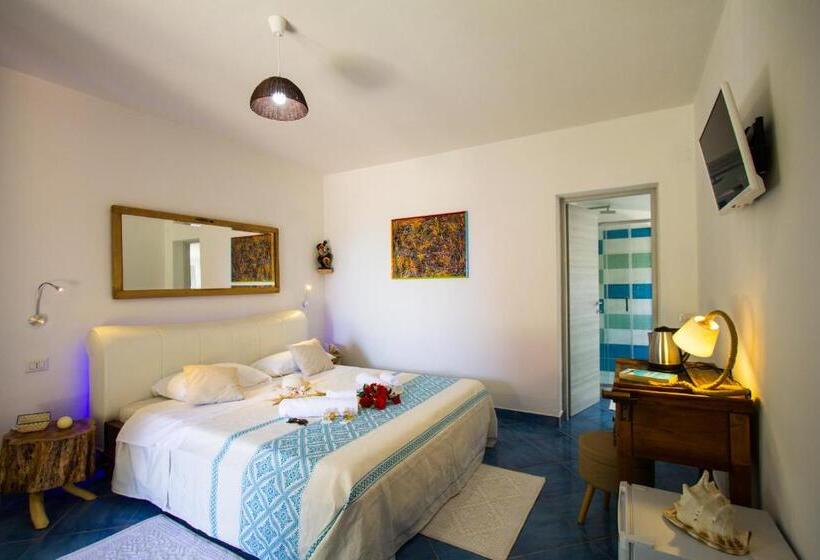 Номер Deluxe Вид на Море Боковой, Suites Voce Del Mare
