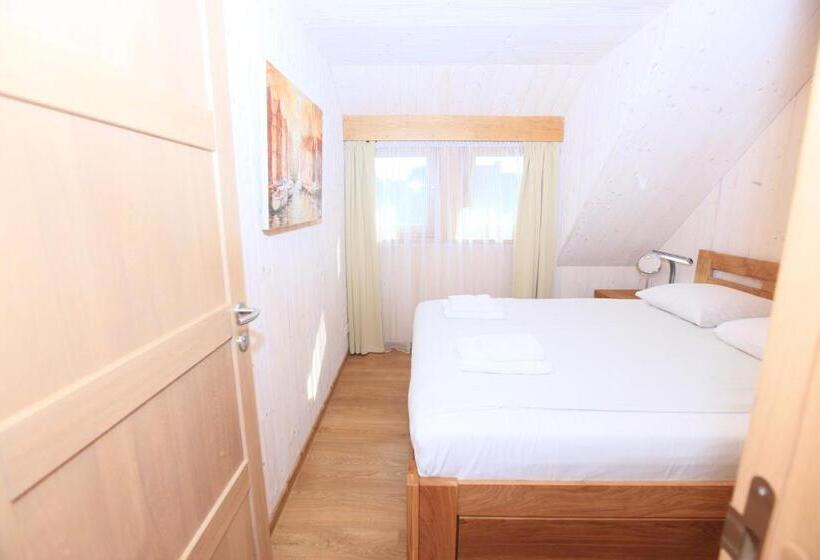 1 Bedroom Apartment Lake View, Vila Neringa