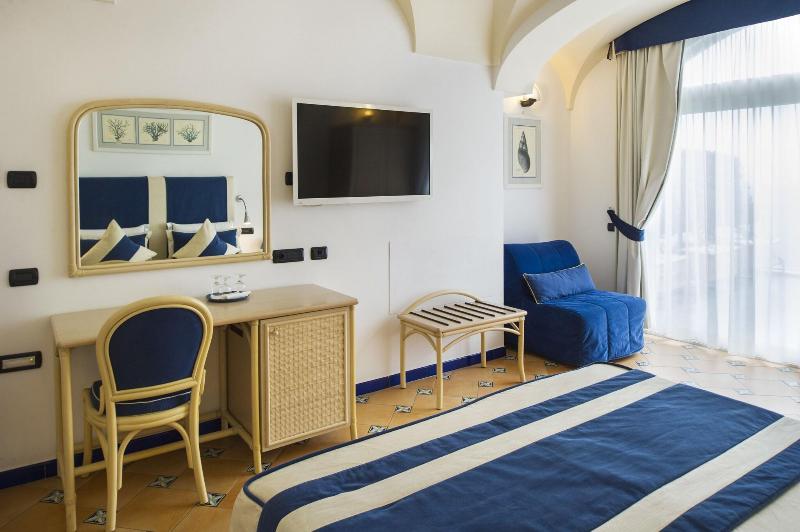 Полулюкс Вид на Море, Bellevue Suite