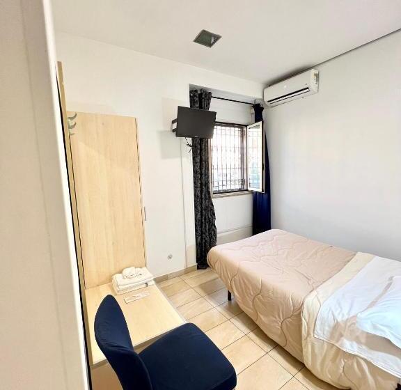 Номер Economy, Como