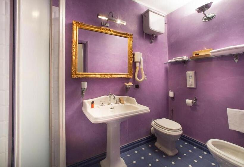 اتاق استاندارد سه نفره, Il Marzocco Boutique B&b