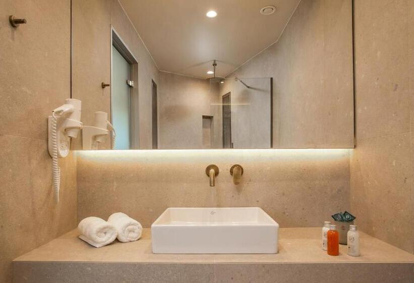 Люкс с Бассейном, Ladiko Suites   Faliraki