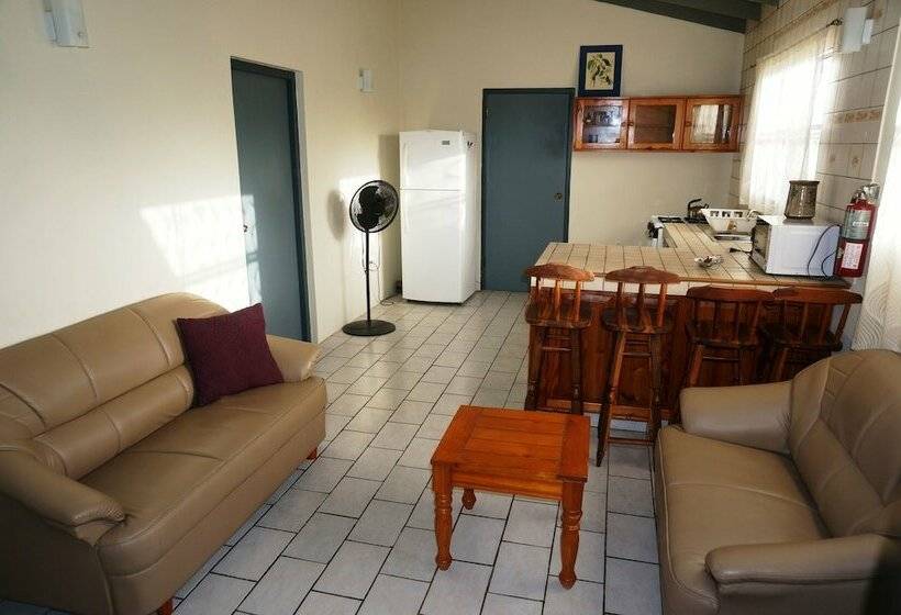 2 Bedroom Apartment Garden View, Hersher Studios & Apartments
