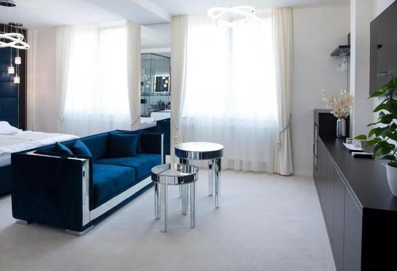 Люкс с гидромассажем, Z Rooms Boutique