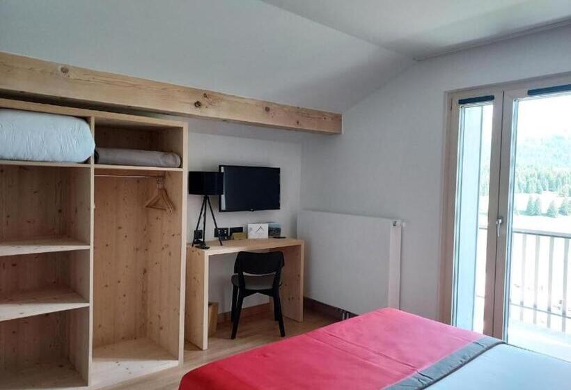 Номер Deluxe с Балконом, Auberge Des Glieres Plateau Des Glières