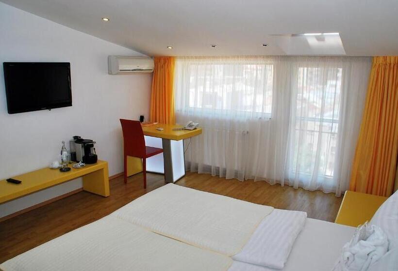 Habitación Estándar, Christina