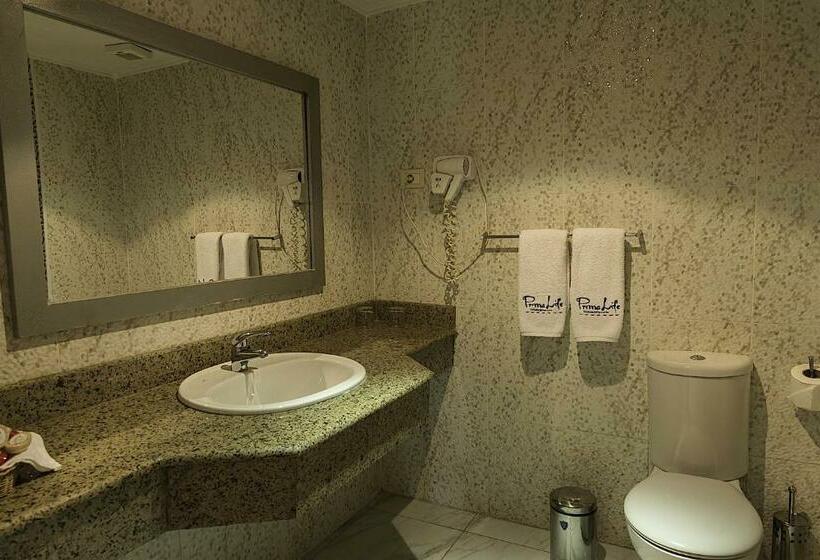 غرفة قياسية ثلاثية, Prima Life Makadi