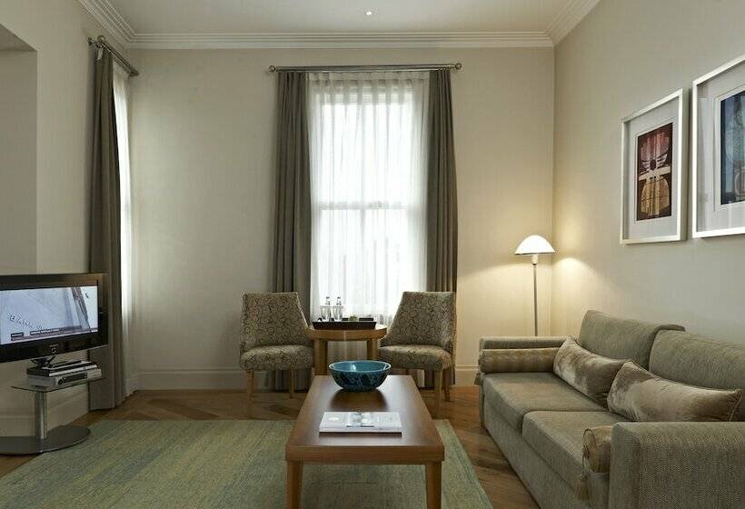 Deluxe Suite, Tomtom Suites