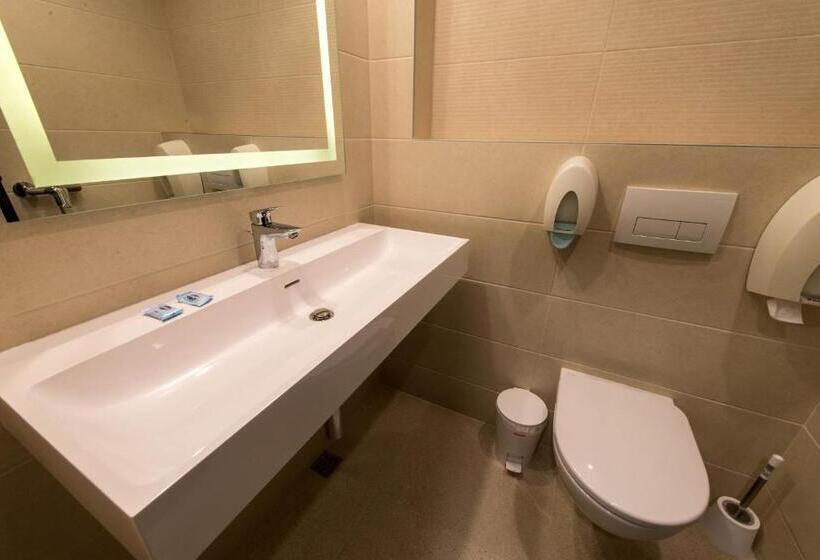 اتاق استاندارد با چشم‌انداز شهر, Park Hotel Raya Garden   Free Parking