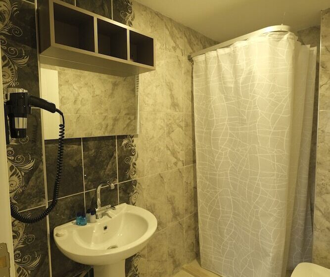 اتاق استاندارد, Tut