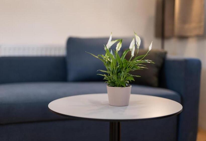 Apartamento 1 Dormitório Vista Jardim, Tschardakenhof Appartements