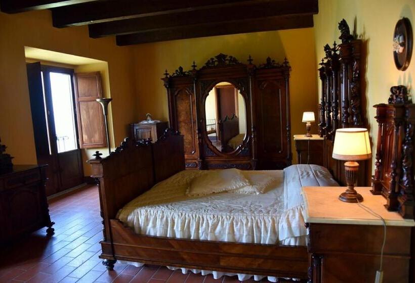 اتاق لوکس, Il Castello Dei Principi Sanseverino
