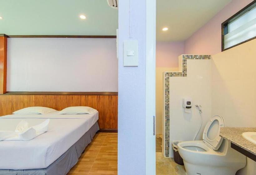 اتاق استاندارد با تخت بزرگ, จวรีน ลอร์ด รีสอร์ท แอนด์ โฮเทล   Javarine Lord Resort&