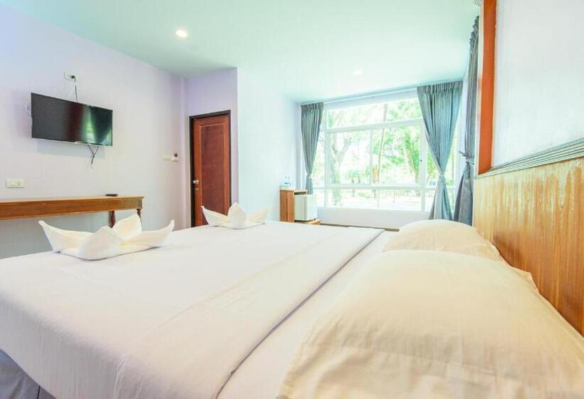 带大床的标准间, จวรีน ลอร์ด รีสอร์ท แอนด์ โฮเทล   Javarine Lord Resort&