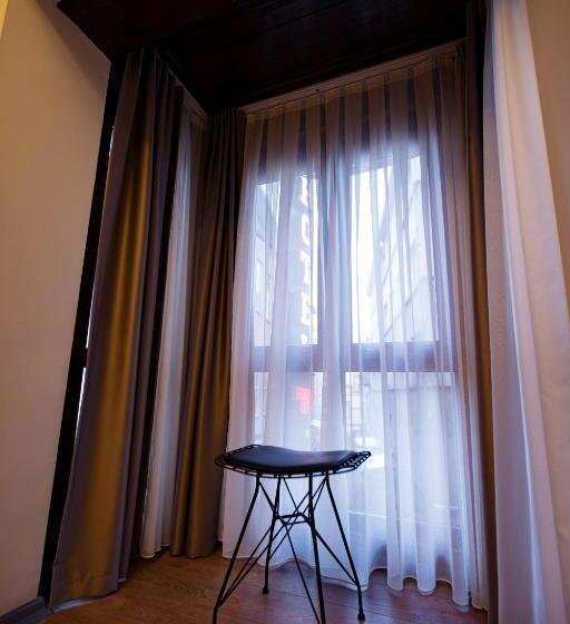 スーペリアの４人部屋, Grand Balyan Hotel & Restaurant