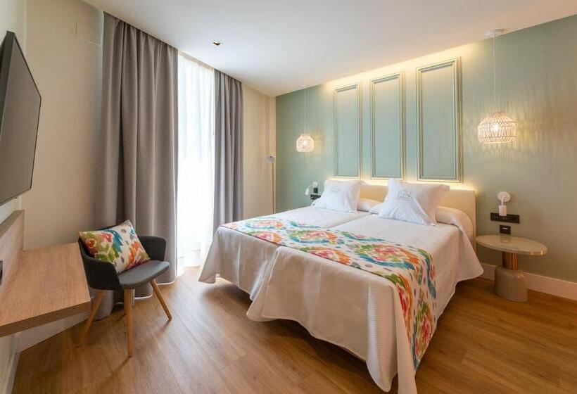اتاق لوکس, La Puerta De Nerja Boutique   Adults Recommended
