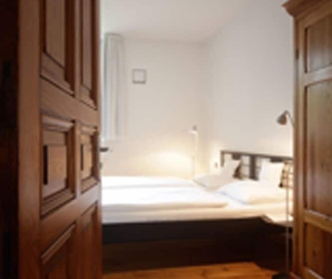 Номер Economy, Mutterhaus Düsseldorf