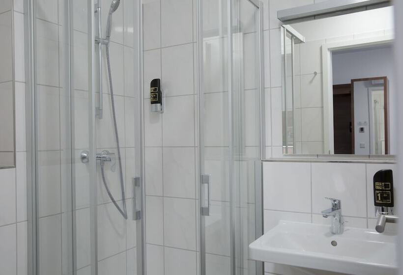 Habitación Triple Estándar, Goethe Hotel Messe By Trip Inn