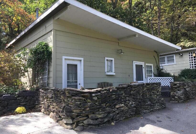 스탠다드 룸 킹사이즈 침대, River House Inn