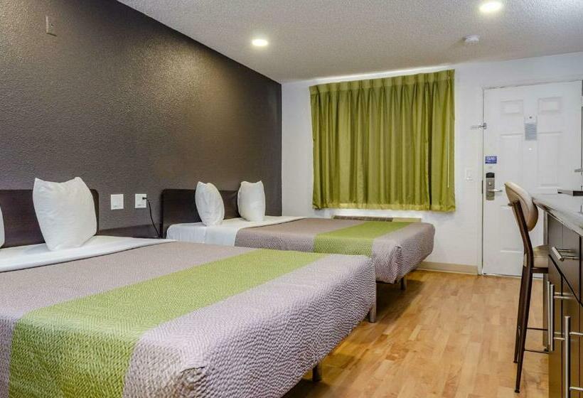 Quarto Deluxe, Studio 6 Fresno, Ca   Extended Stay