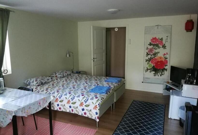 Четырехместный Номер Стандарт, Lin's B&b