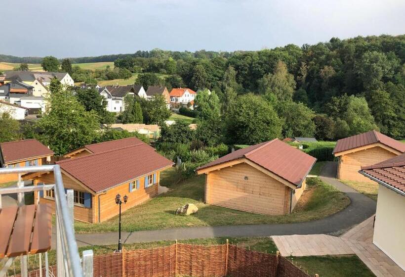 Студия Стандарт, Carolinger Hüttendorf