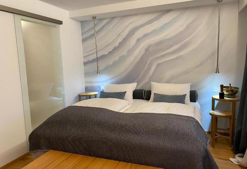 Номер Deluxe, Espace Entre Ciel Et Terre