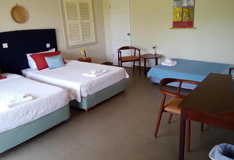 Трехместный Номер Deluxe, Koh Ker Hotel And Restaurant
