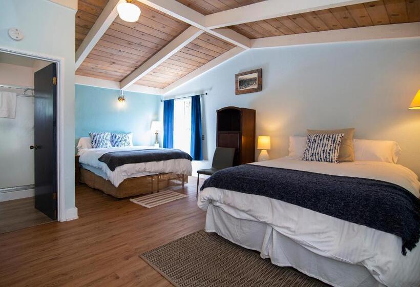 Quarto Deluxe, Smiley S Saloon &