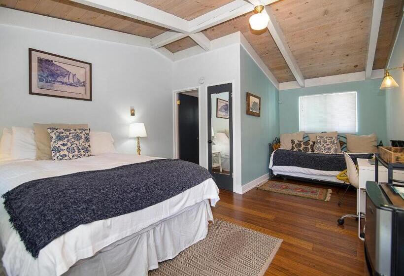 Quarto Familiar, Smiley S Saloon &