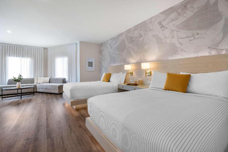 Люкс Адаптированный для Инвалидов, Cambria Hotel Calabasas   Malibu