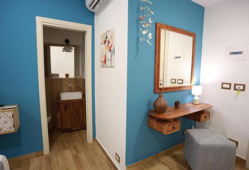 غرفة قياسية مزوَّدة بشُرفة, B&b Sant Agata Patrona