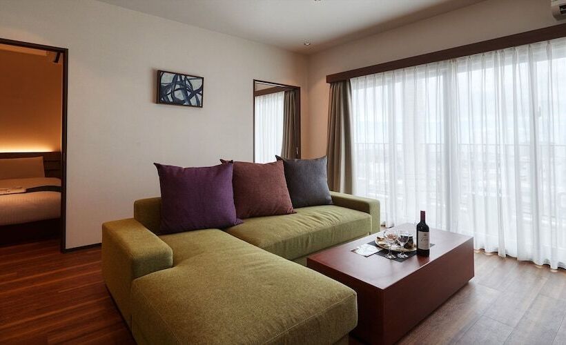 주니어 스위트, The Grand Hotel Ginowan