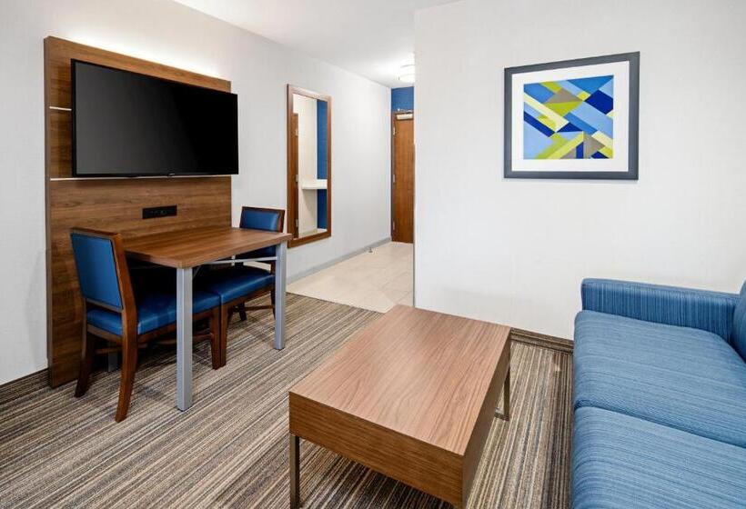 스위트, Holiday Inn Express Hotel & Suites Atascadero, An Ihg
