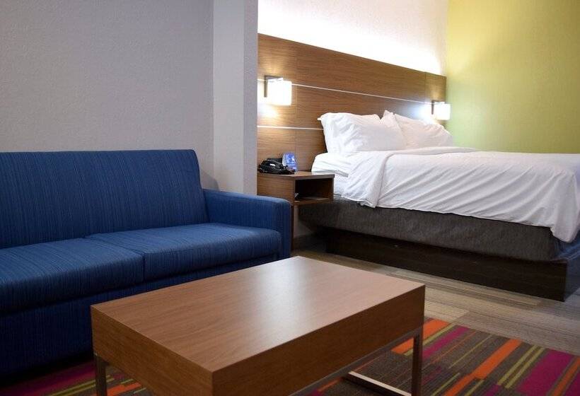 キングサイズベッドのスイートルーム, Holiday Inn Express & Suites Batesville, An Ihg