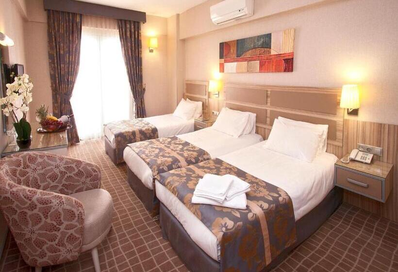 Chambre Triple Standard, Nanda