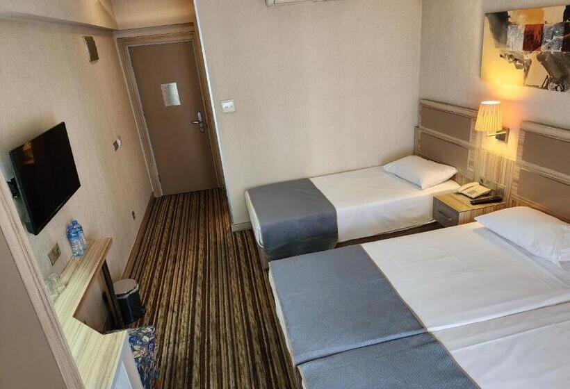 Chambre Triple Standard, Nanda
