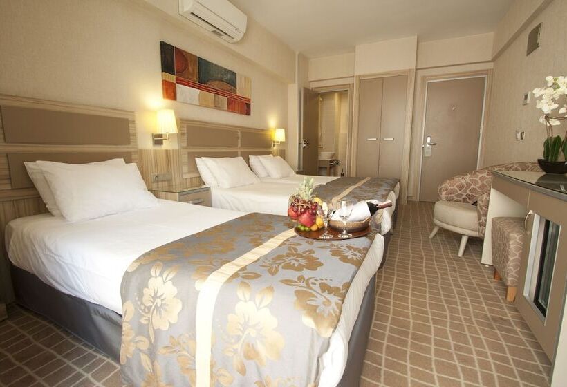 Chambre Triple Standard, Nanda