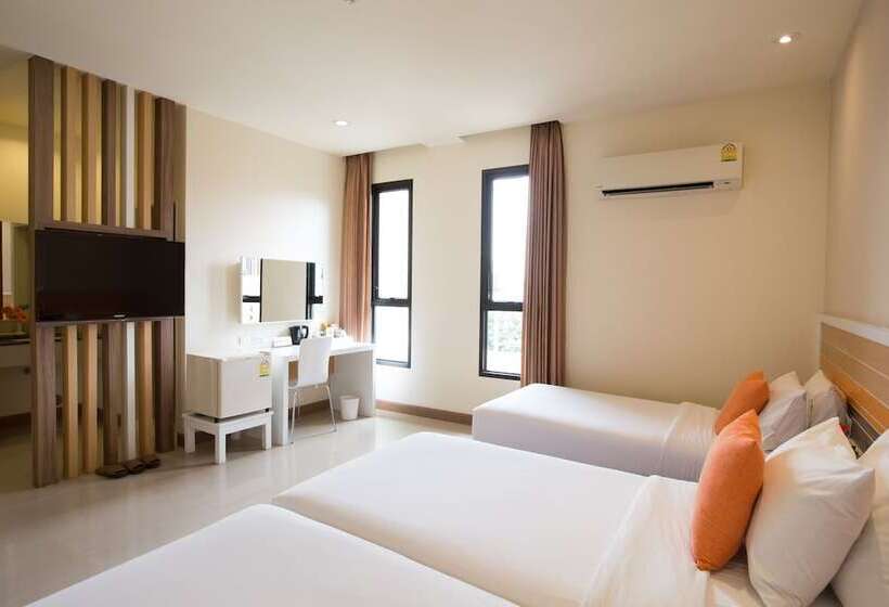 اتاق استاندارد سه نفره, Imm Hotel Thaphae Chiang Mai