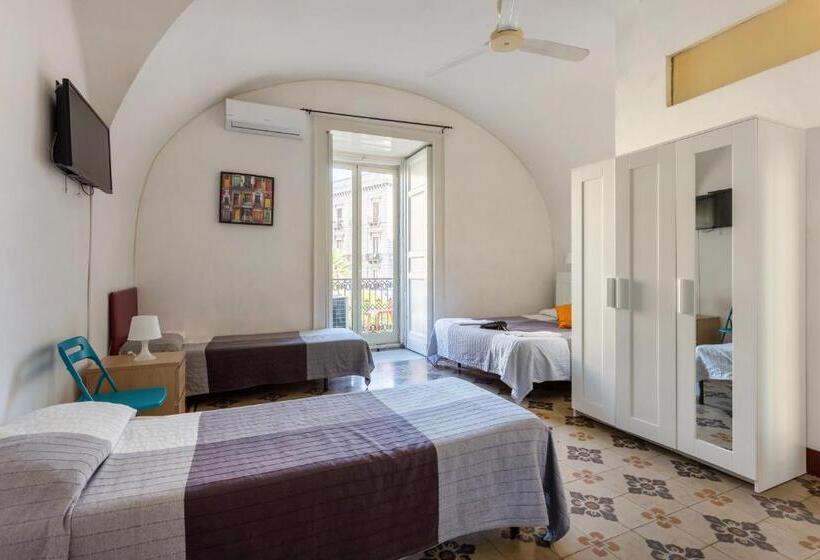 اتاق استاندارد چهار تخته, Da Gianni E Lucia Rooms With Bathroom In The City Center