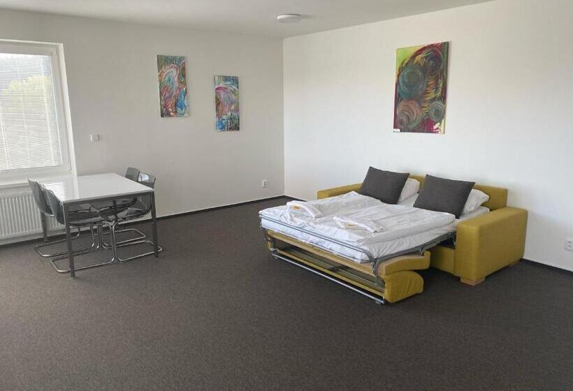 Suite with lake view, Rakovec