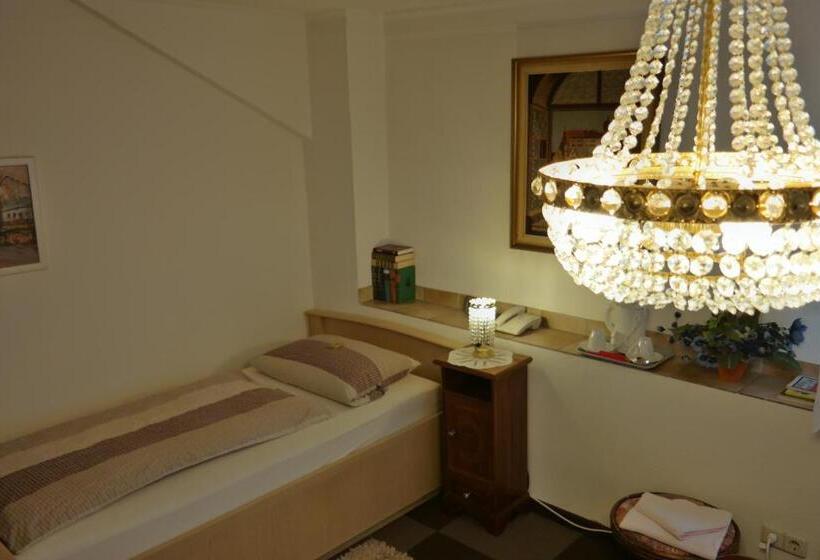 Номер Стандарт Трехместный, Am Hallenbad Hotel Garni